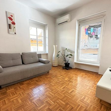 Charming Starry Night Apartment Ljubljana Exterior photo