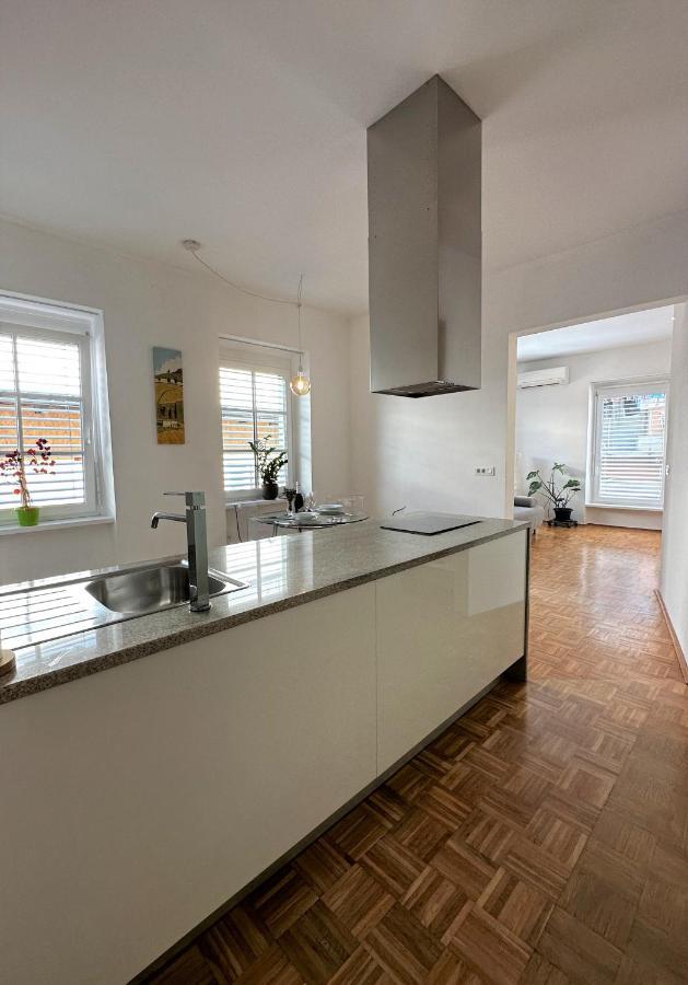Charming Starry Night Apartment Ljubljana Exterior photo